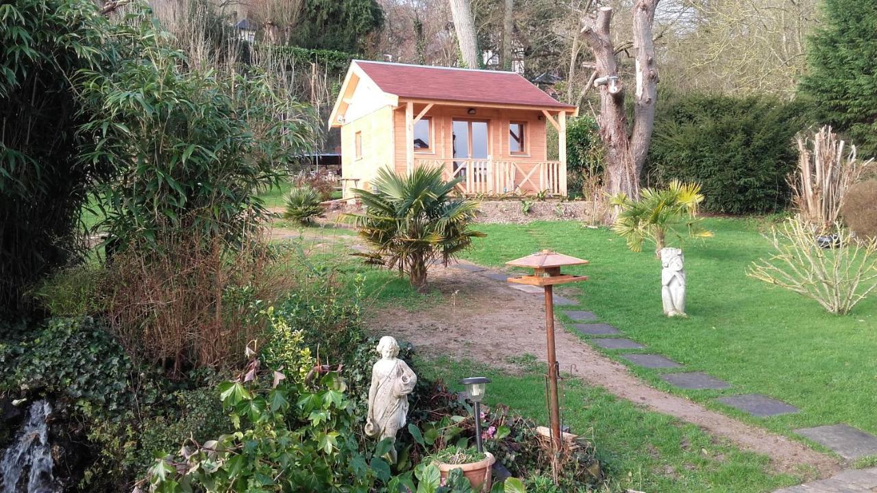 Au Calme Dans Etretat Bed & Breakfast Exterior photo